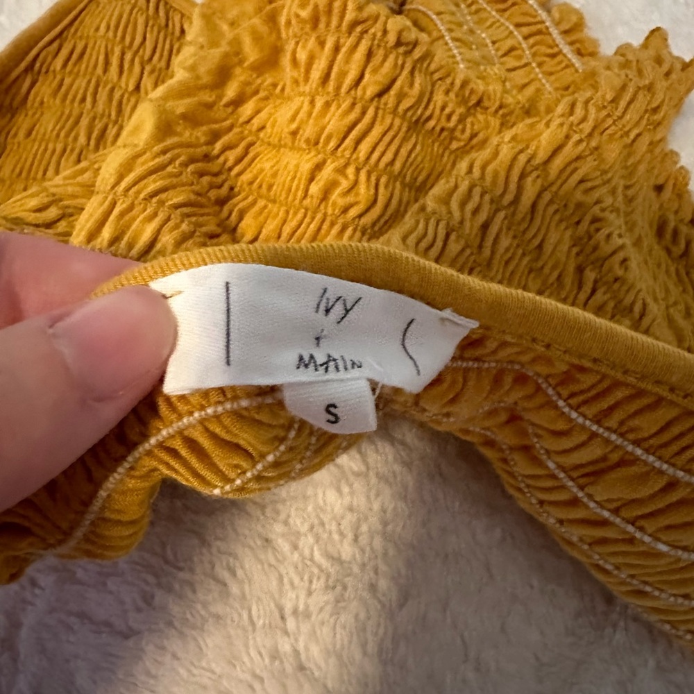 halter top💛 - Picture 6 of 6